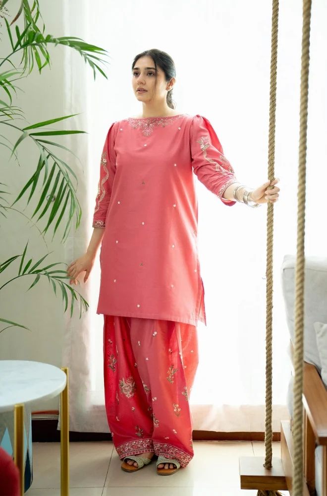 2 Piece Embroidered Lawn Suit - SKU:(LDS088)