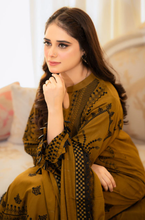 Load image into Gallery viewer, Urge - Summer 3PC Lawn Embroidered Suit - LDS071