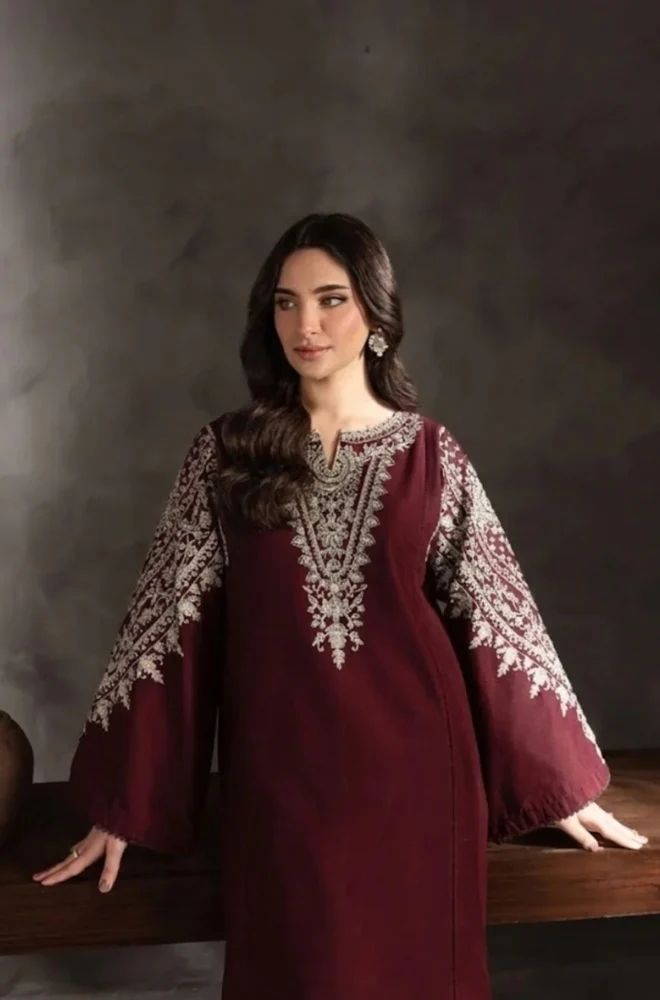 2 Piece Embroidered Lawn Suit - SKU:(LDS098)