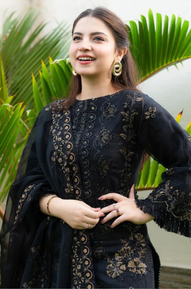 Bareeze - 3PC Lawn Embroidered Suit -LDS009