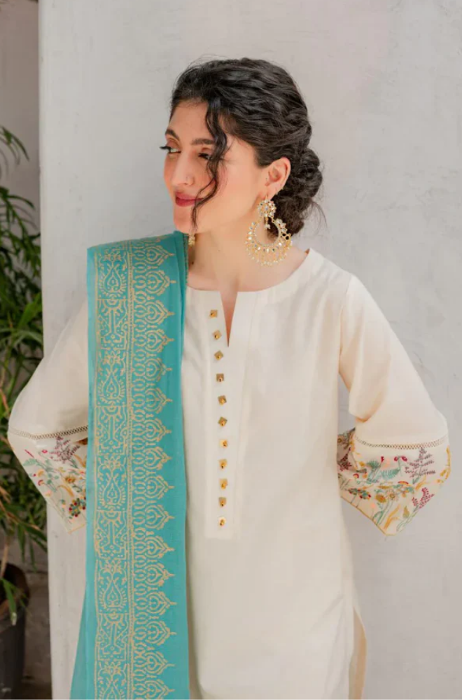 Kastoor - 3PC Lawn Embroidered Suit -LDS003