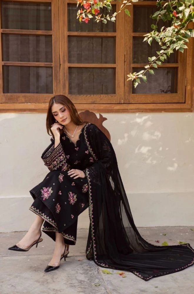 3 Piece Embroidered Lawn Suit - SKU:(LDS037)