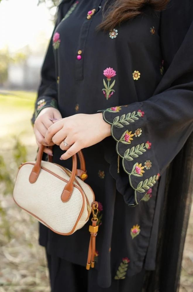 3 Piece Embroidered Lawn Suit - SKU:(LDS035)