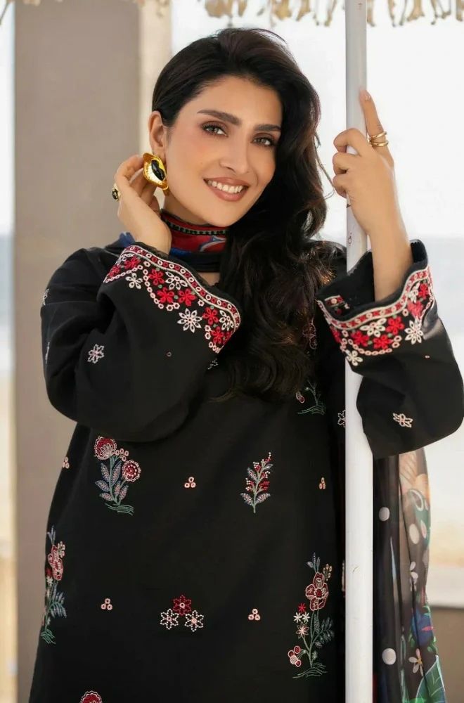 3 Piece Embroidered Lawn Suit - SKU:(LDS039)