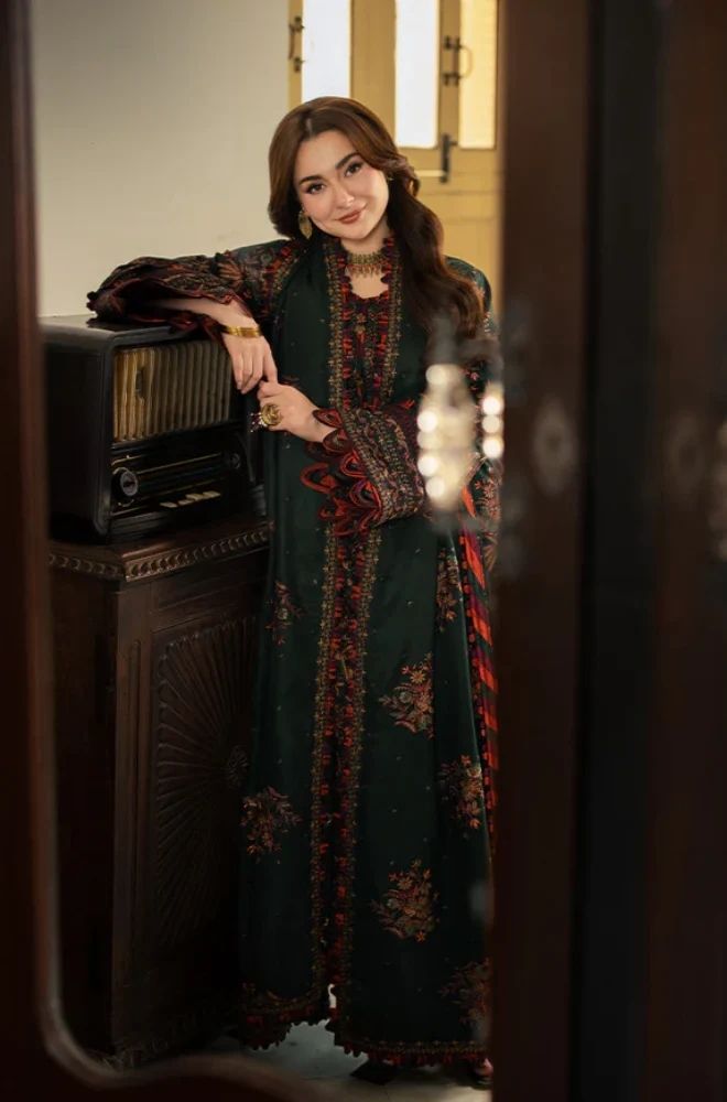 3 Piece Embroidered Lawn Suit - SKU:(LDS041)