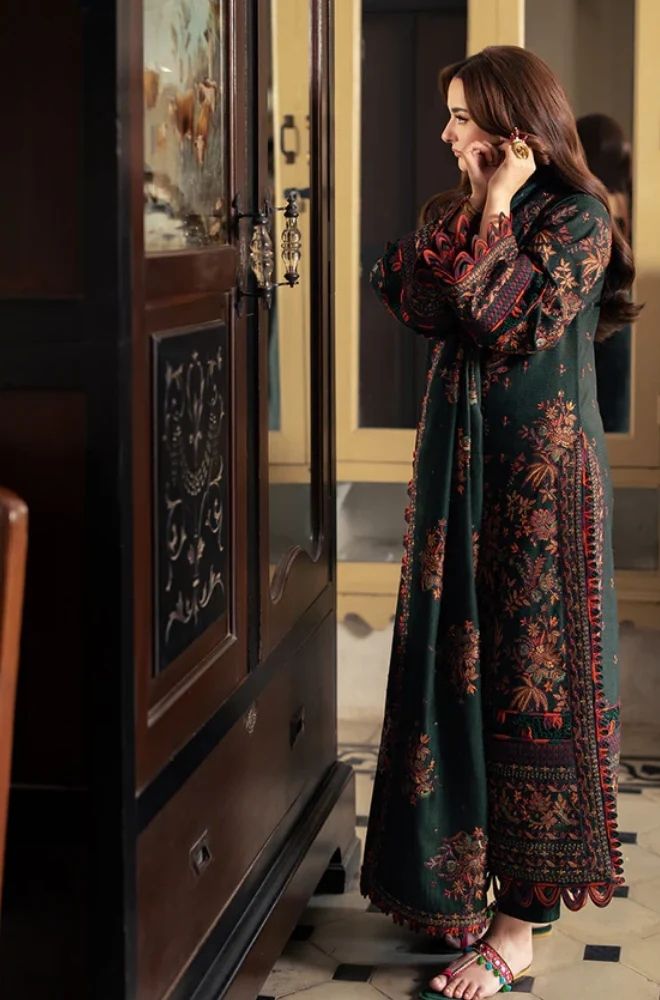 3 Piece Embroidered Lawn Suit - SKU:(LDS041)