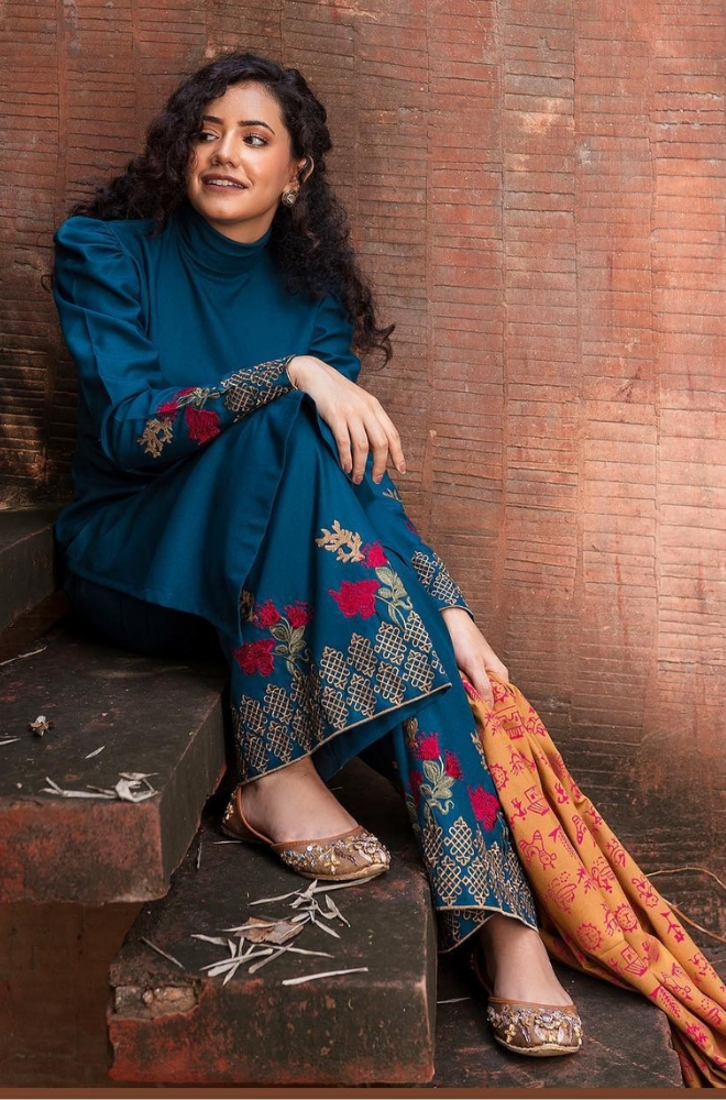 Kayseria - 3PC Lawn Embroidered Suit - LDS027