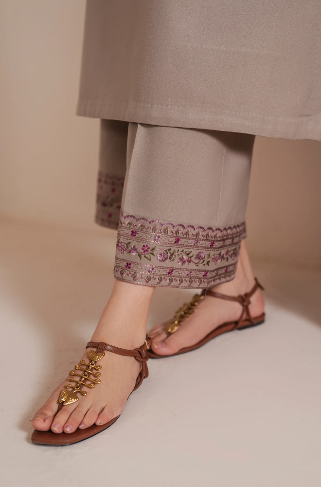 Garnet - 3PC Lawn Embroidered Suit - LDS029