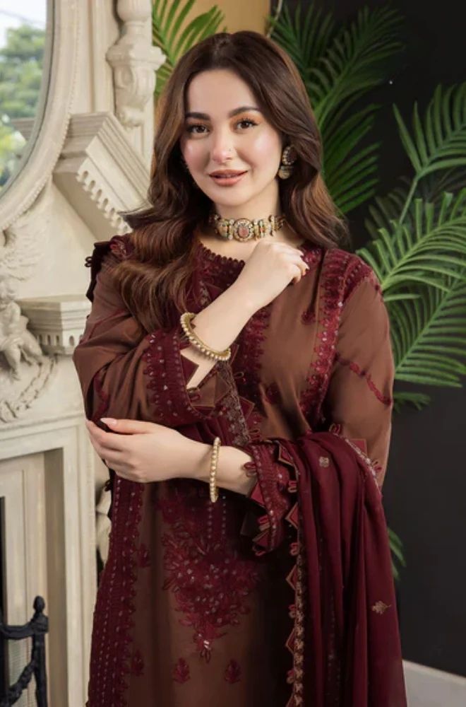 3 Piece Embroidered Lawn Suit - SKU:(LDS031)