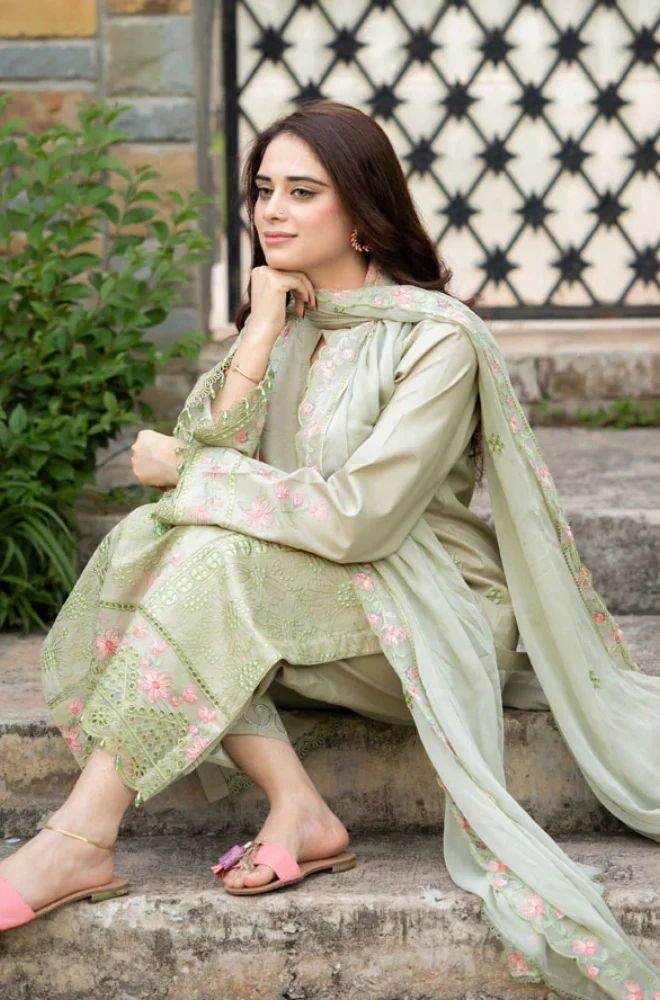 3 Piece Embroidered Lawn Suit - SKU:(LDS053)