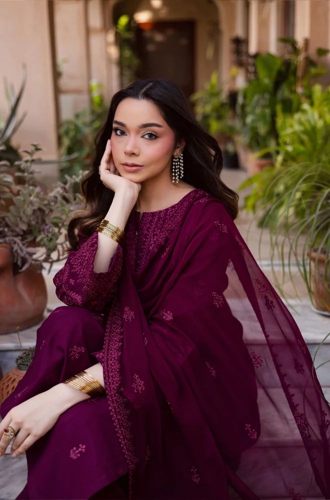 3 Piece Embroidered Lawn Suit - SKU:(LDS029)