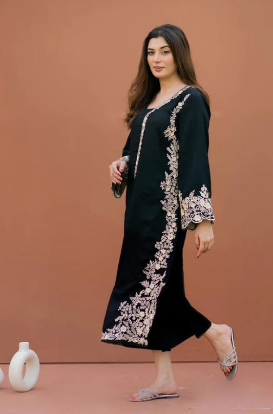 2 Piece Embroidered Lawn Suit - SKU:(LDS096)