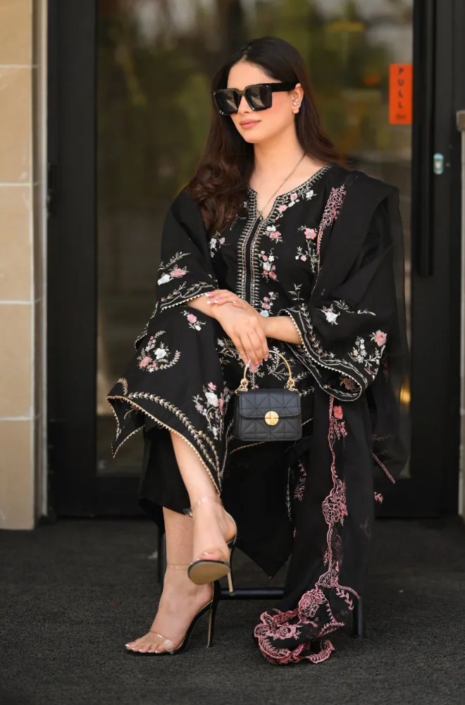 3 Piece Embroidered Lawn Suit - SKU:(LDS101)