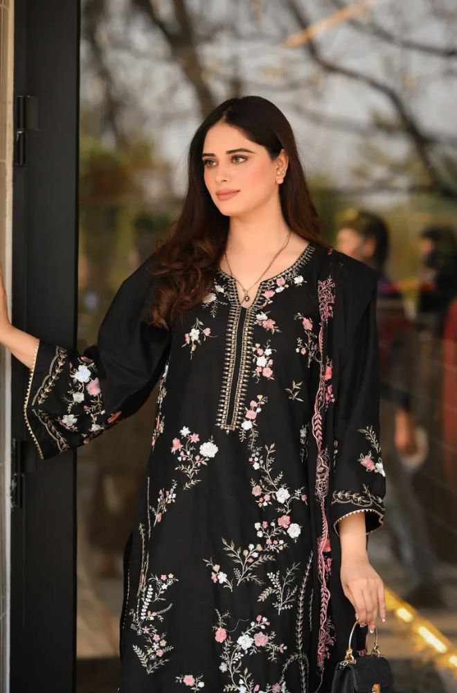 3 Piece Embroidered Lawn Suit - SKU:(LDS101)