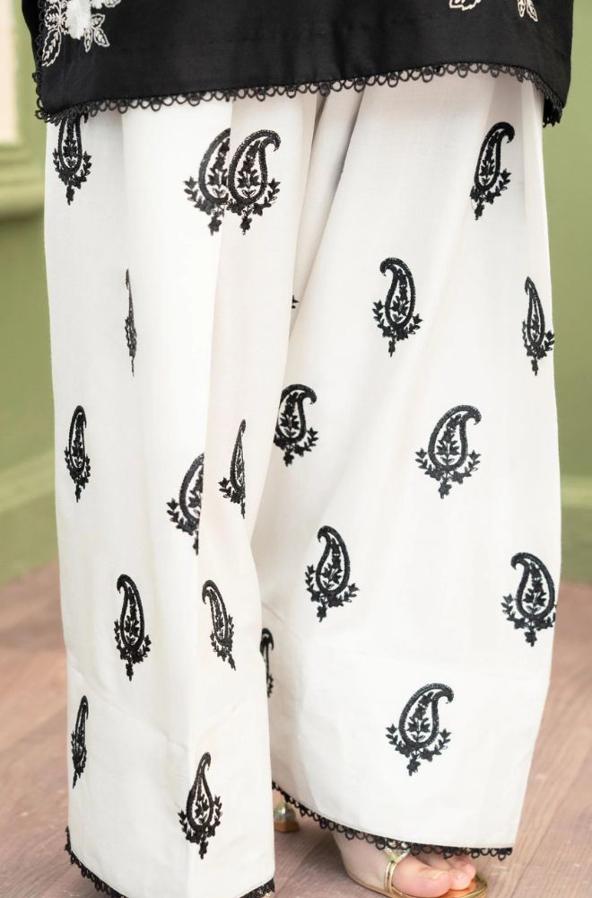 3 Piece Embroidered Lawn Suit - SKU:(LDS084)