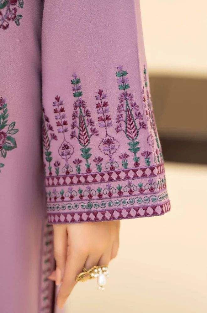 3 Piece Embroidered Law Suit SKU: (LDS012)