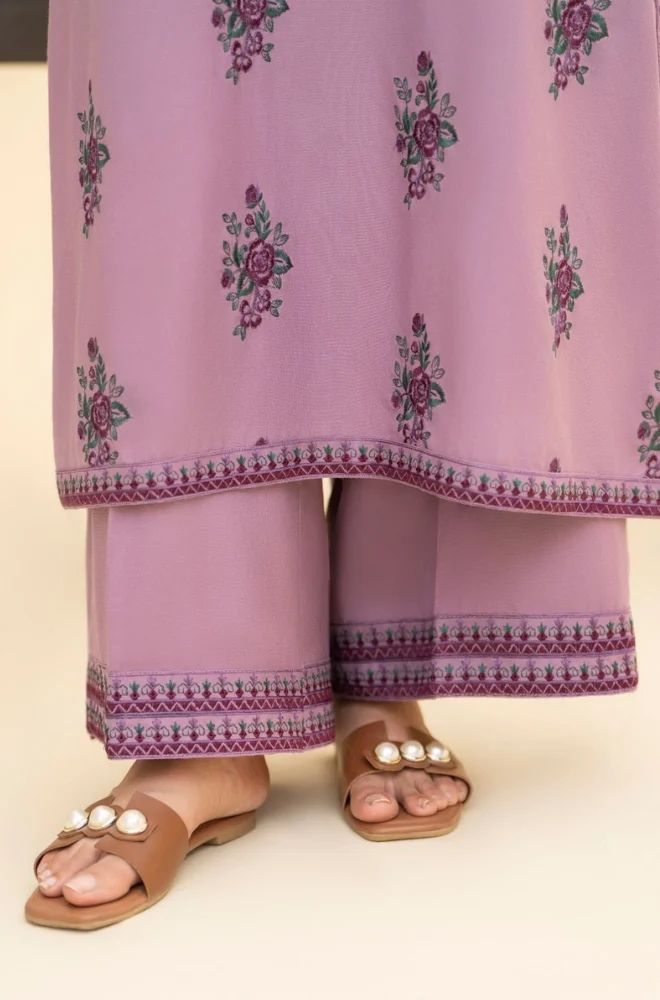 3 Piece Embroidered Law Suit SKU: (LDS012)