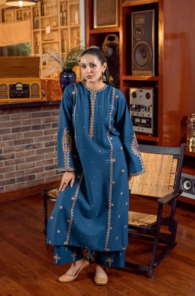 2 Piece Embroidered Lawn Suit - SKU:(LDS093)