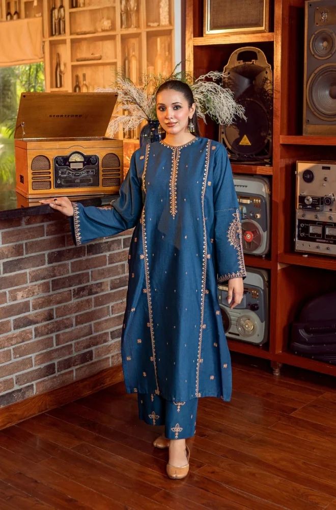 2 Piece Embroidered Lawn Suit - SKU:(LDS093)