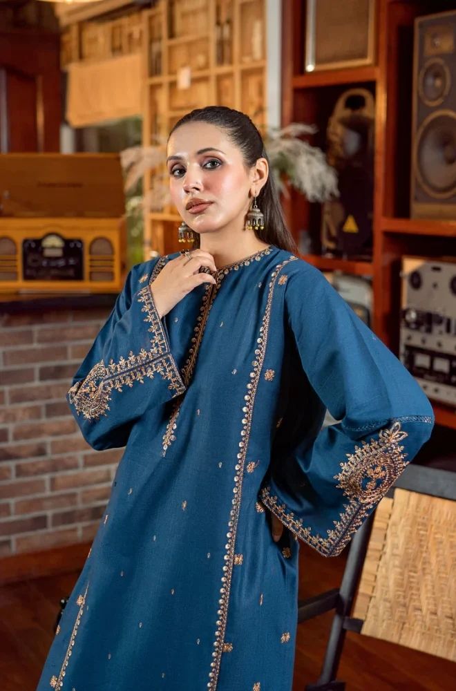 2 Piece Embroidered Lawn Suit - SKU:(LDS093)