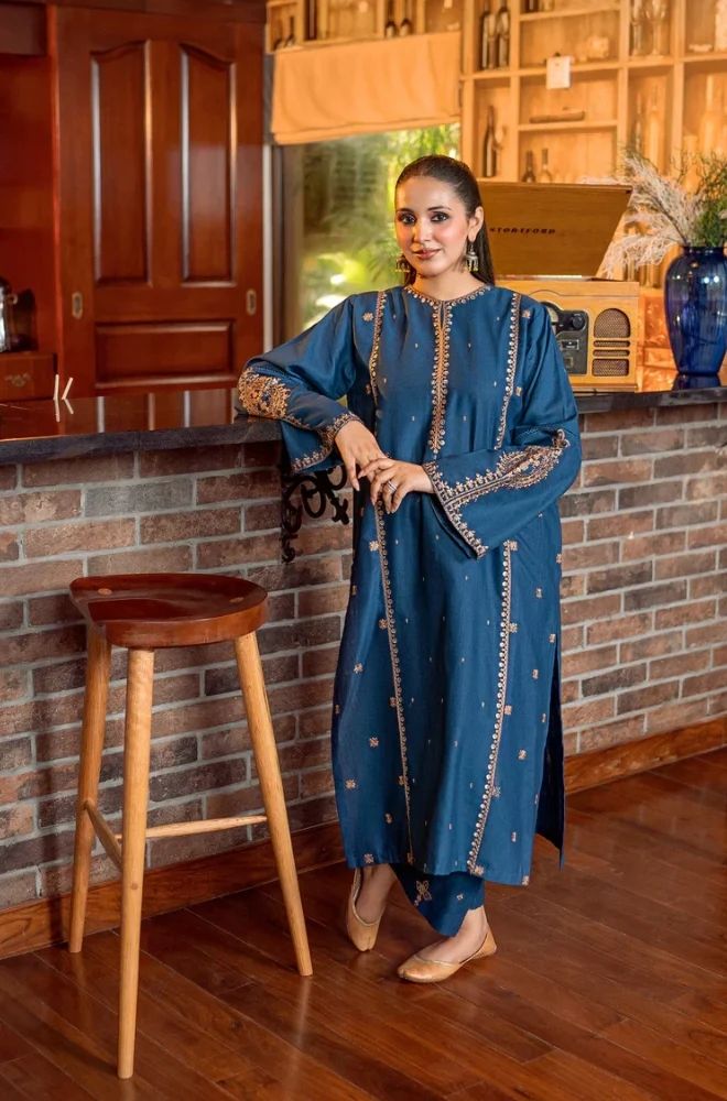 2 Piece Embroidered Lawn Suit - SKU:(LDS093)
