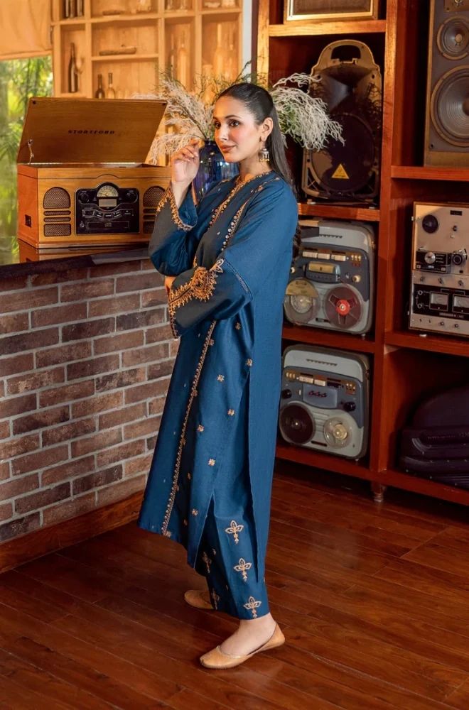 2 Piece Embroidered Lawn Suit - SKU:(LDS093)
