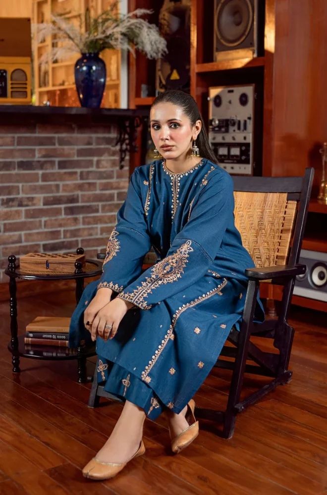 2 Piece Embroidered Lawn Suit - SKU:(LDS093)
