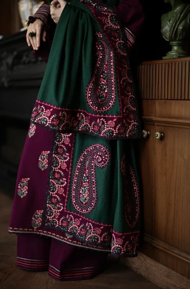 3-Piece Embroidered Lawn Suit - SKU: (LDS008)