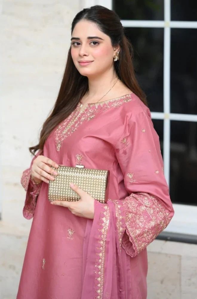 3 Piece Embroidered Lawn Suit SKU: (LDS006)