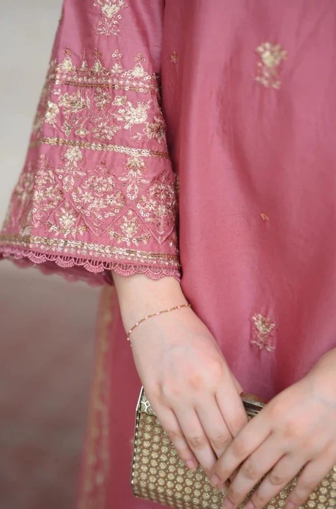 3 Piece Embroidered Lawn Suit SKU: (LDS006)