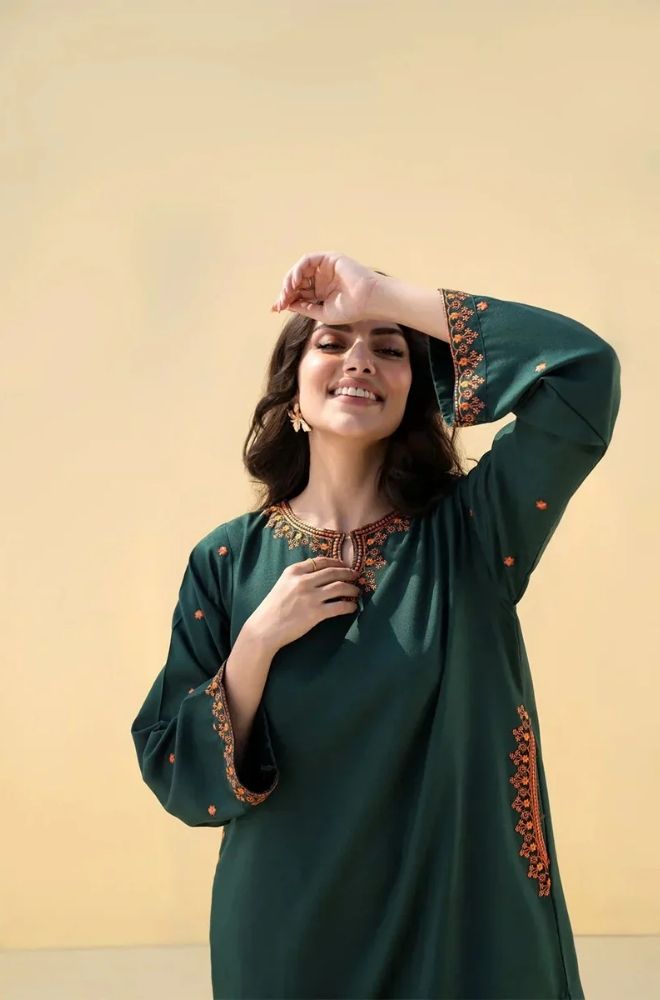 2 Piece Embroidered Lawn Suit - SKU:(LDS091)