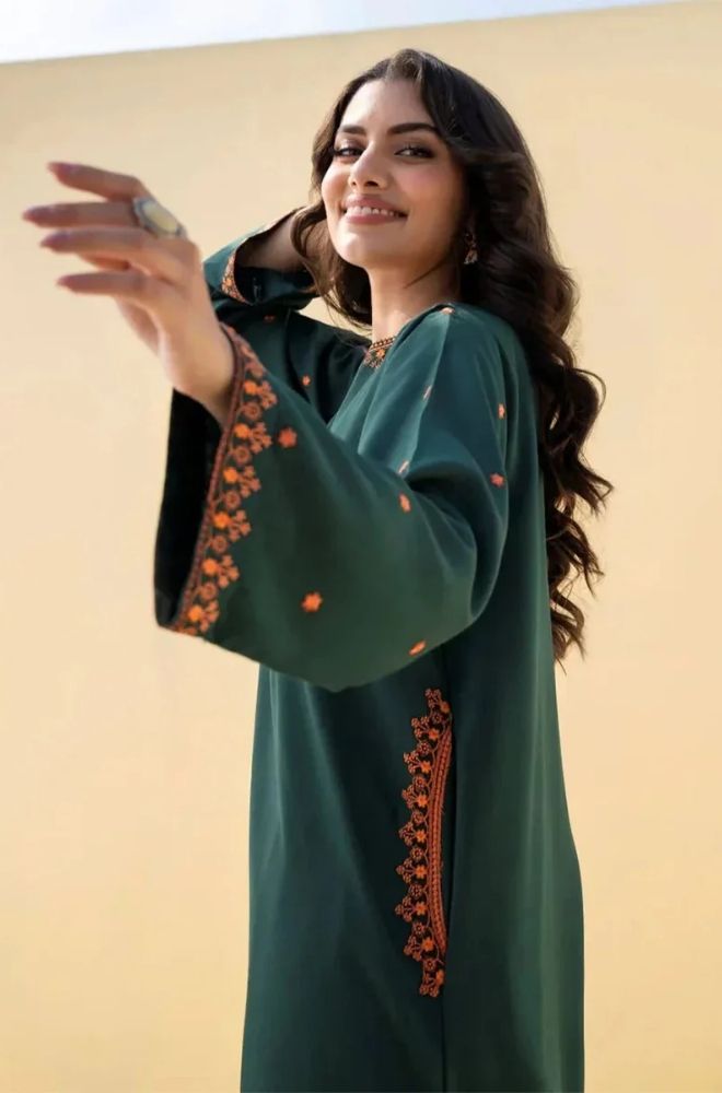 2 Piece Embroidered Lawn Suit - SKU:(LDS091)