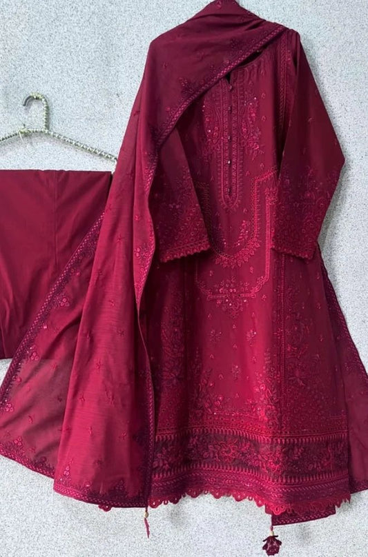 Summer 3 Piece Embroidered Lawn Suit SKU: (LDS005)