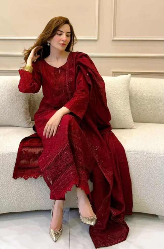 Summer 3 Piece Embroidered Lawn Suit SKU: (LDS005)