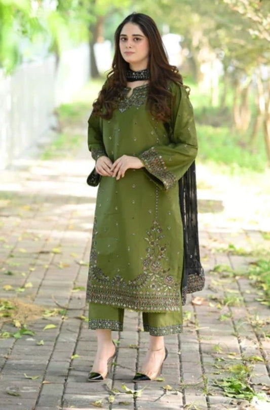 Summer 3 Piece Lawn Embroidered Suit SKU:(LDS004)