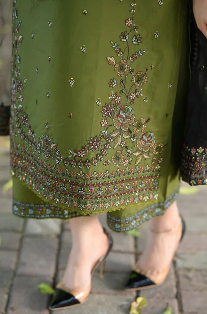 Summer 3 Piece Lawn Embroidered Suit SKU:(LDS004)