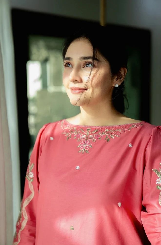 2 Piece Embroidered Lawn Suit - SKU:(LDS088)