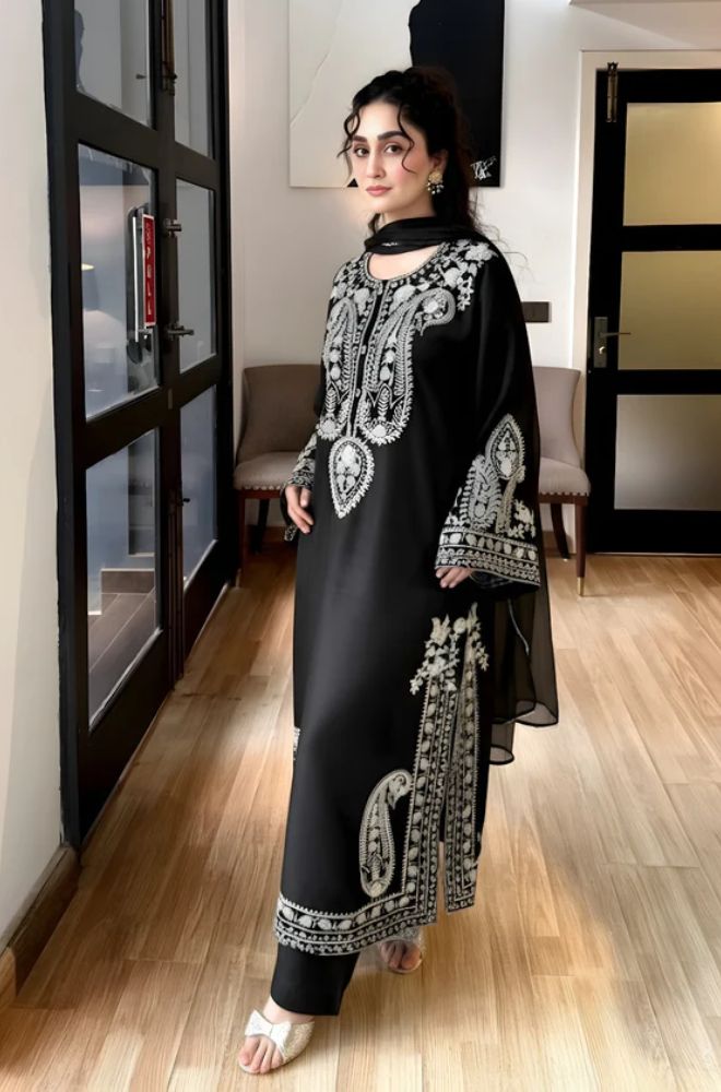3 Piece Embroidered Lawn Suit - SKU:(LDS078)